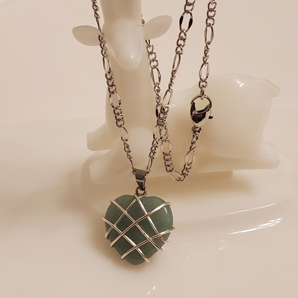 D2 Green Heart w/ Figaro Necklace - Picture 6 of 6